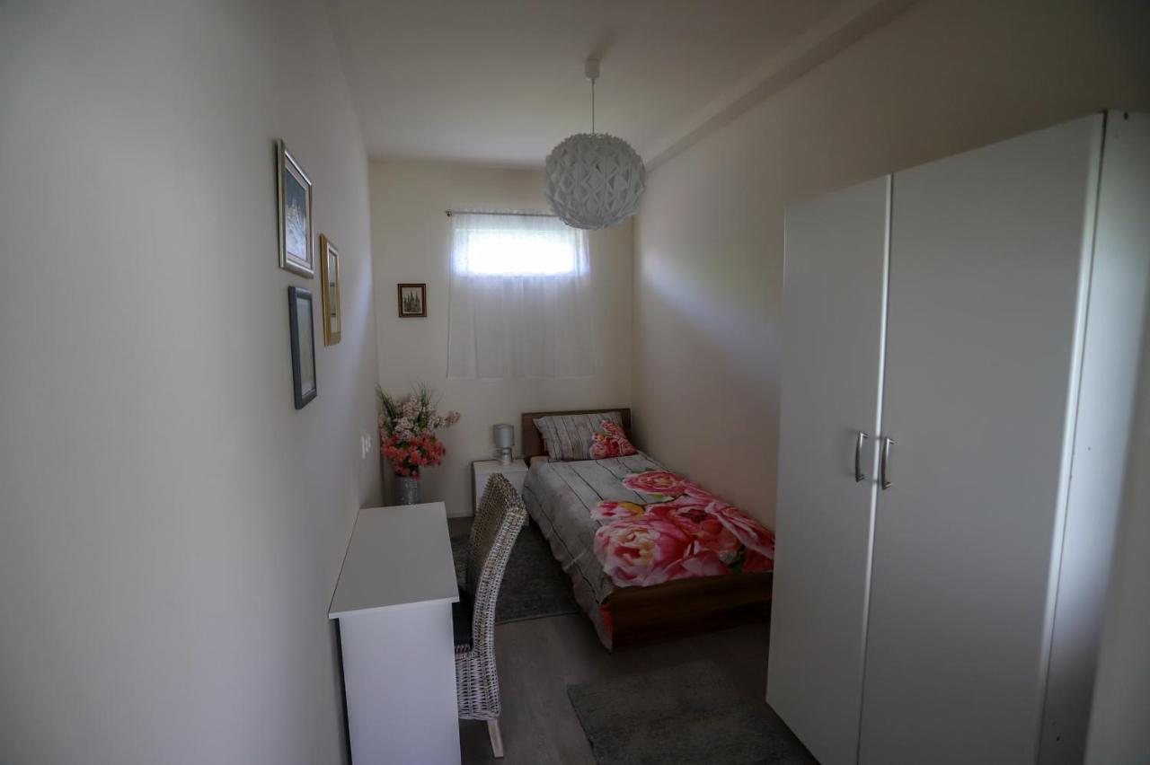Apartman Veronika Джяково Экстерьер фото