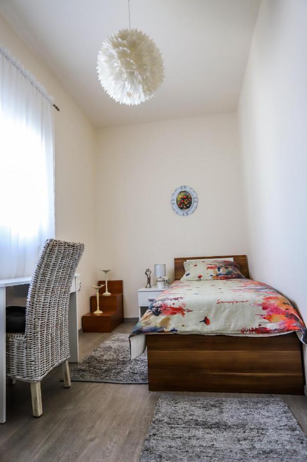 Apartman Veronika Джяково Экстерьер фото