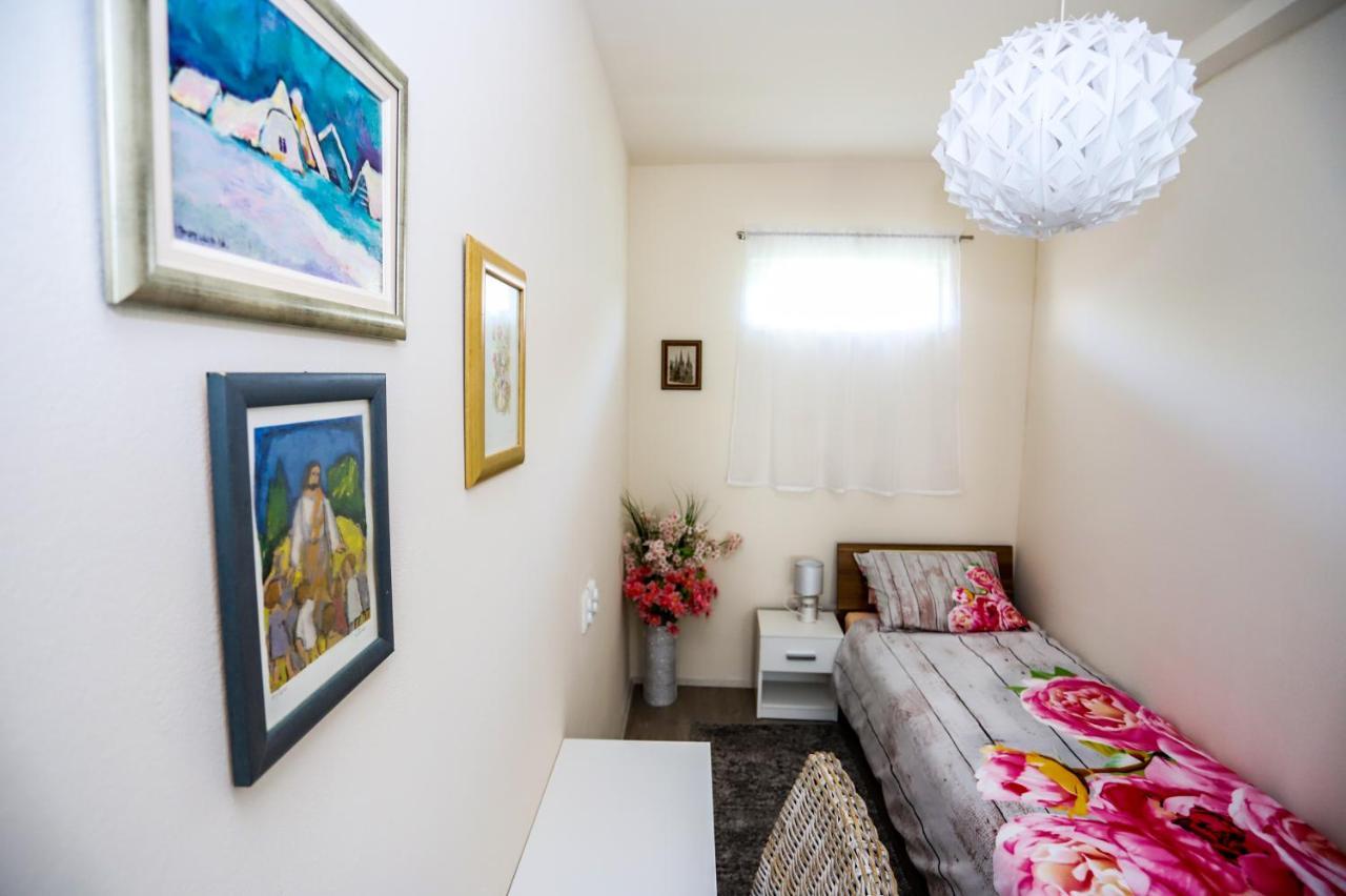 Apartman Veronika Джяково Экстерьер фото